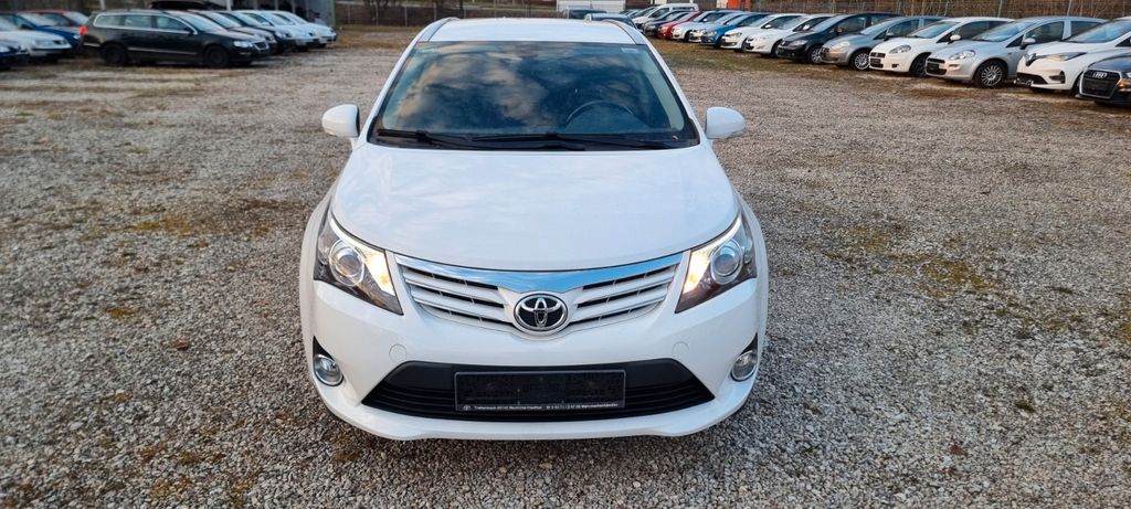 Toyota Avensis 123.990 km 9.700 &euro; Sulzbach-Rosenberg. 92237