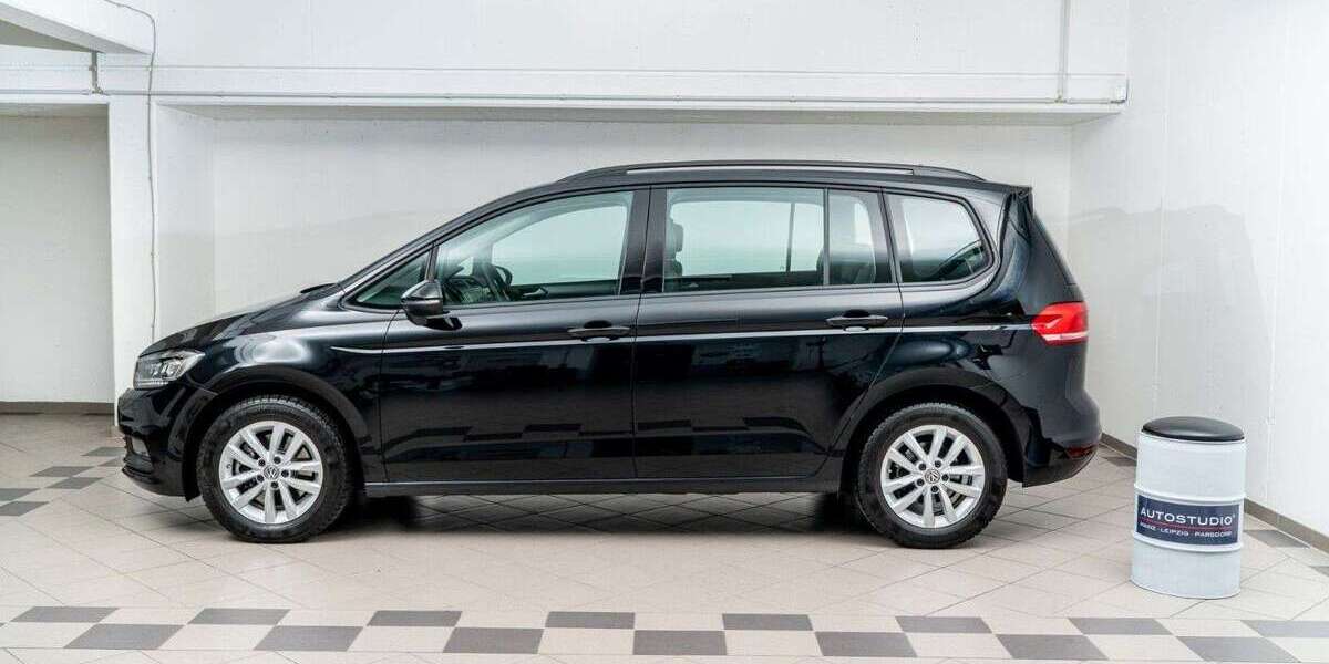 VW Touran 30.716 km 29.800 € Nieder-Olm 55268