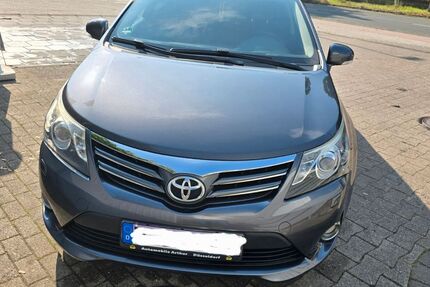 Toyota Avensis 198.000 km 7.300 € Münster 48159