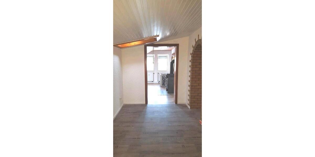 Dachgeschoßwohnung Birresborn - 4 Zimmer, 100 m&sup2;, 650&euro; | Angebot:26394055