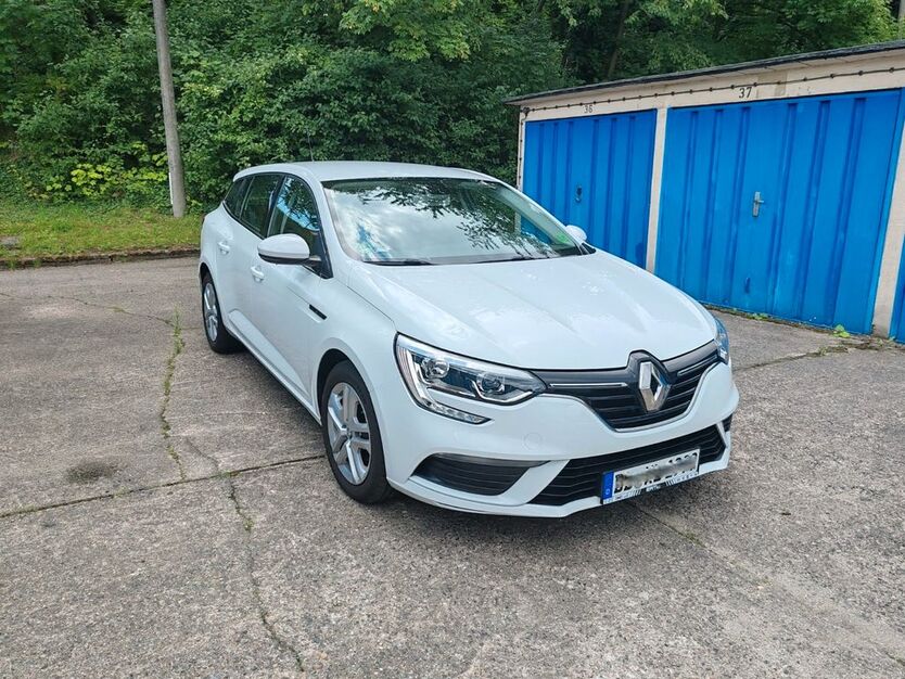 Renault Megane 47.200 km 10.600 € Dresden 01217