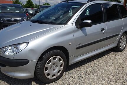 Peugeot 206 99.512 km 900 € Dresden 01219