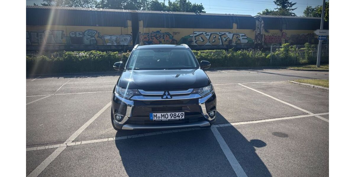 Mitsubishi Outlander 169.000 km 10.999 &euro; München 80933