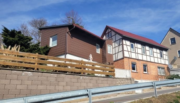Wohnhaus mit Nebengelass Garage und großem Grundstück in Kaulsdorf zu verkaufen