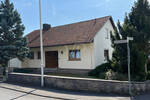 Großzügiges 1-2 Familienhaus in idyllischer Lage von Neubrunn...