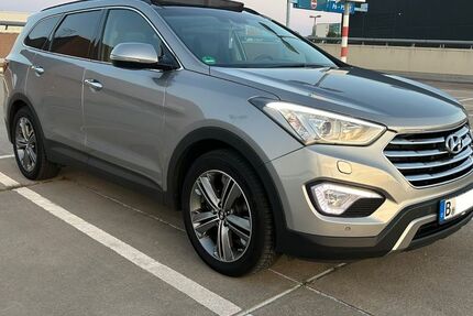 Hyundai Grand Santa Fe 189.000 km 14.900 &euro; Berlin 12689