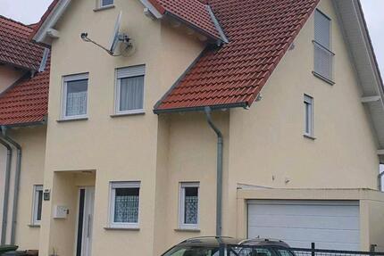 Haus Großkrotzenburg - 6 Zimmer, 200 m&sup2;, 1.800&euro; | Angebot:26339630
