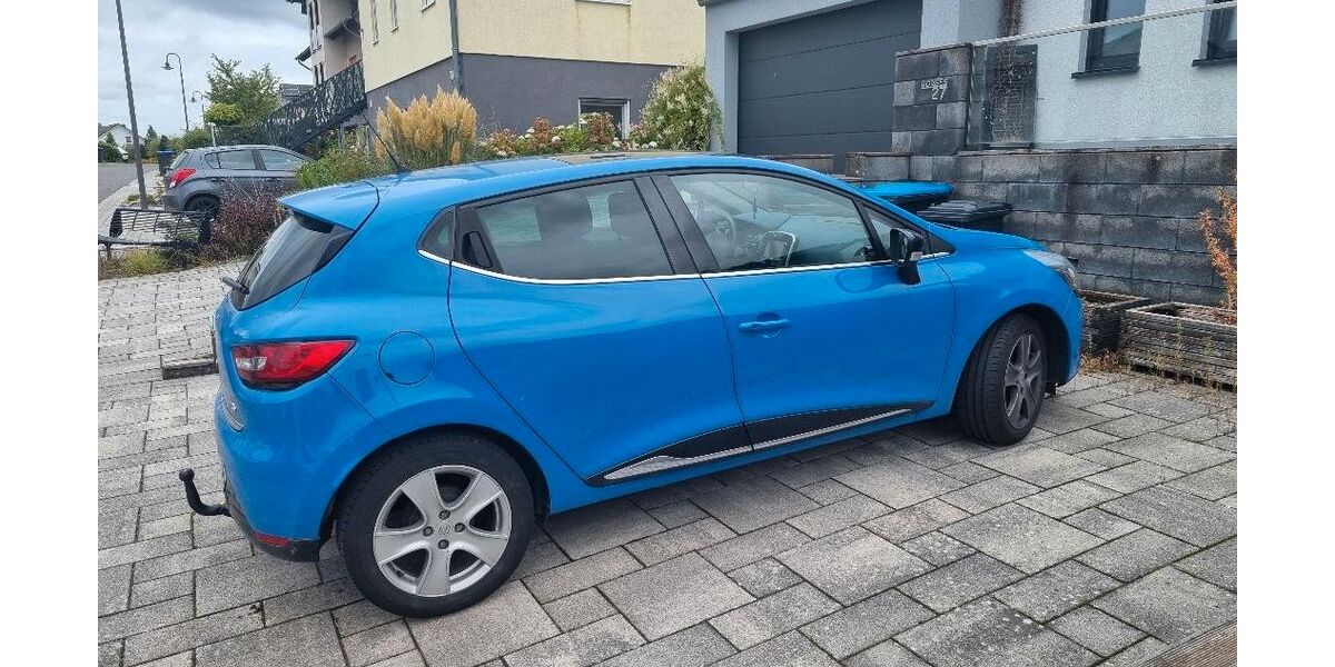 Renault Clio 81.000 km 8.210 &euro; Farschweiler 54317