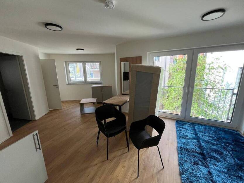 Großzügige, möblierte 1-Zimmer-Wohnung in zentraler Lage!