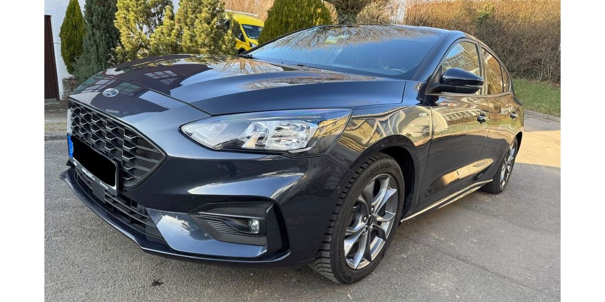 Ford Focus 76.500 km 17.700 &euro; Filderstadt 70794