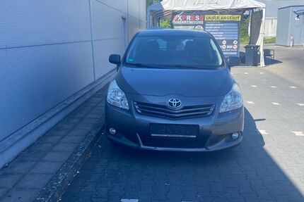 Toyota Verso 244.000 km 4.999 &euro; Wiesbaden 65201