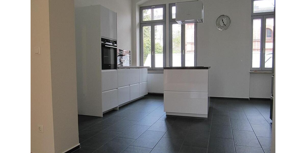 Etagenwohnung Markneukirchen - 5 Zimmer, 139 m&sup2;, 1.100&euro; | Angebot:25487030