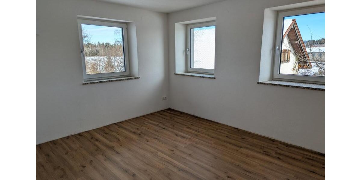 Erdgeschoßwohnung Marktoberdorf - 3 Zimmer, 104 m&sup2;, 1.545&euro; | Angebot:26327171