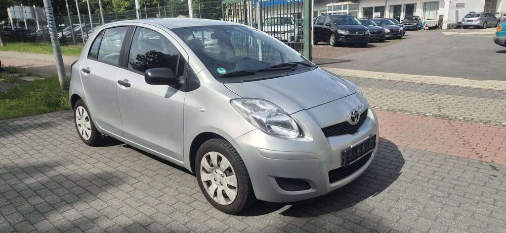 Toyota Yaris 150.000 km 2.700 € Chemnitz 09120