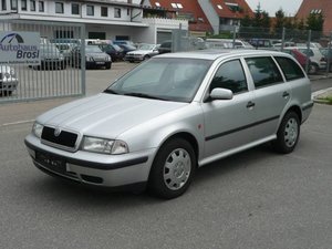Skoda Octavia Oktavia 1.9 TDI SLX 110 PS, Netto 4622,- 295.000 km 5.500 € Nürtingen 72622