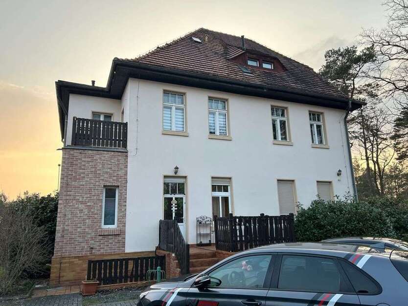 Haus zum Kaufen in Hoyerswerda 249.500 € 320 m² 11 zimmer
