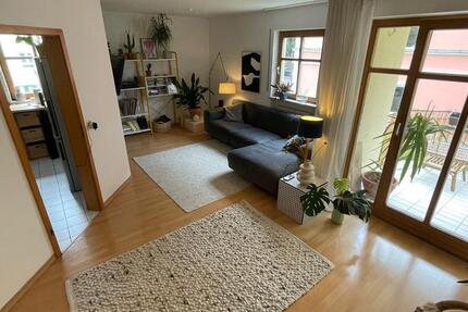 3-Zi.Whg. (80m²) mit Balkon und TG-Stellplatz ab 1.2.26 zimmer