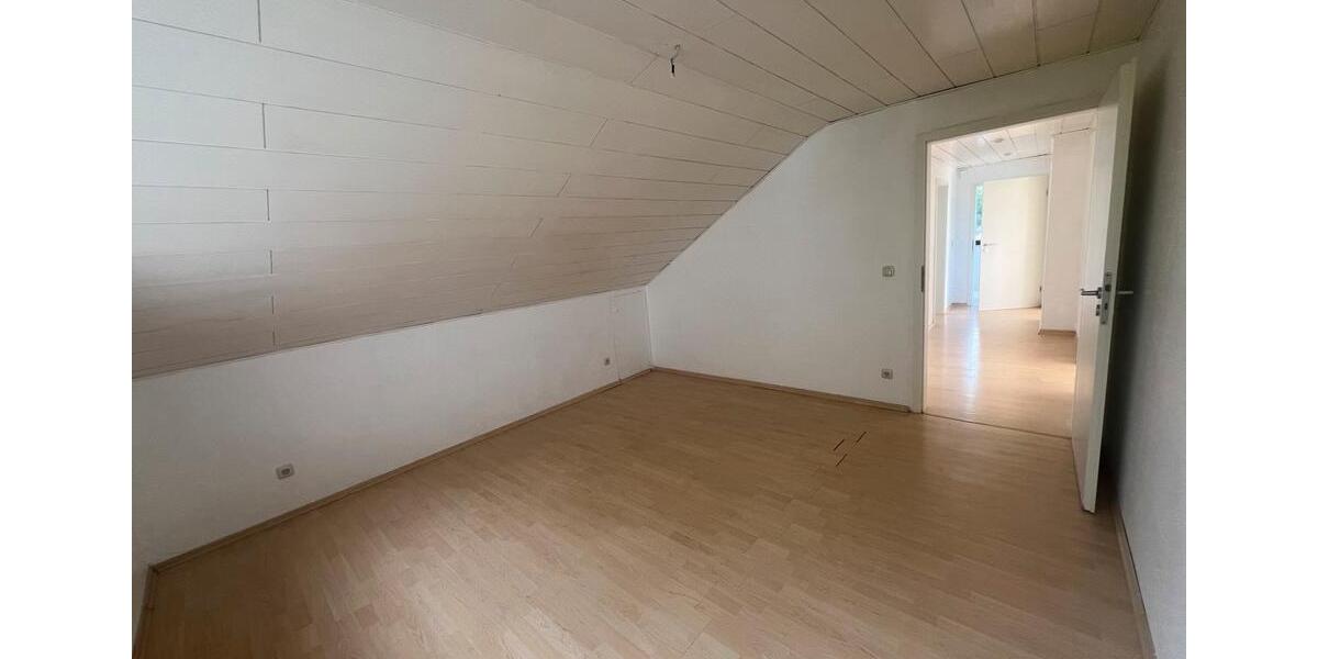 Dachgeschoßwohnung Heiligenhaus - 3 Zimmer, 106 m&sup2;, 900&euro; | Angebot:24337983
