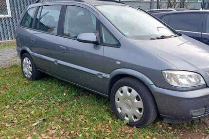 Opel Zafira 196.000 km 1.999 &euro; Bad Lippspringe 33175
