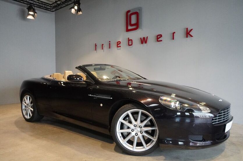 DB9