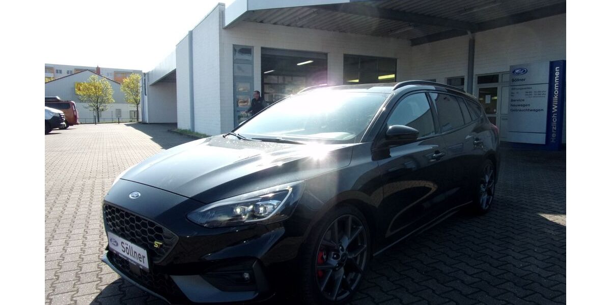 Ford Focus 93.600 km 21.990 &euro; Wolfen 06766