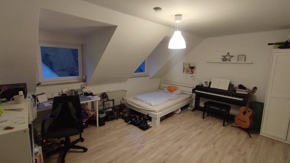 Dachgeschoßwohnung Siegen Kaan-Marienborn - 3 Zimmer, 85 m&sup2;, 800&euro; | Angebot:25310119