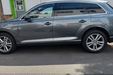 Audi Q7 192.500 km 23.900 &euro; Berlin 13407