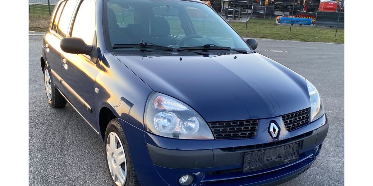 Renault Clio 112.200 km 1.950 &euro; Grimma 04668