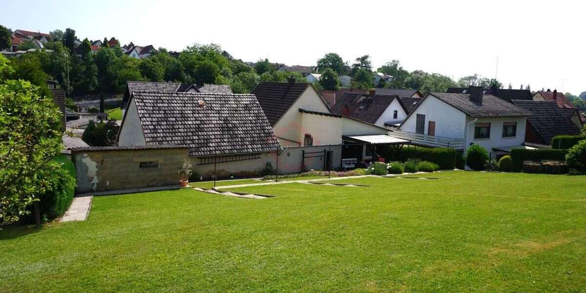 Einfamilienhaus Biebertal - 7 Zimmer, 232 m&sup2;, 498.000&euro; | Angebot:24870137