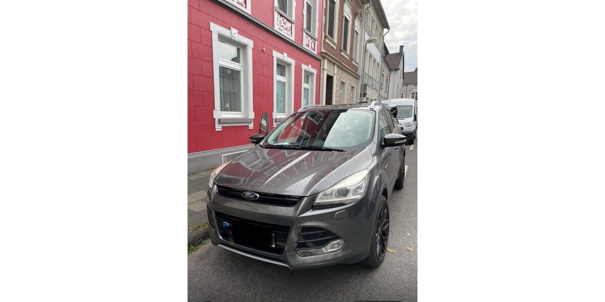 Ford Kuga 132.000 km 12.999 &euro; Düsseldorf 40625