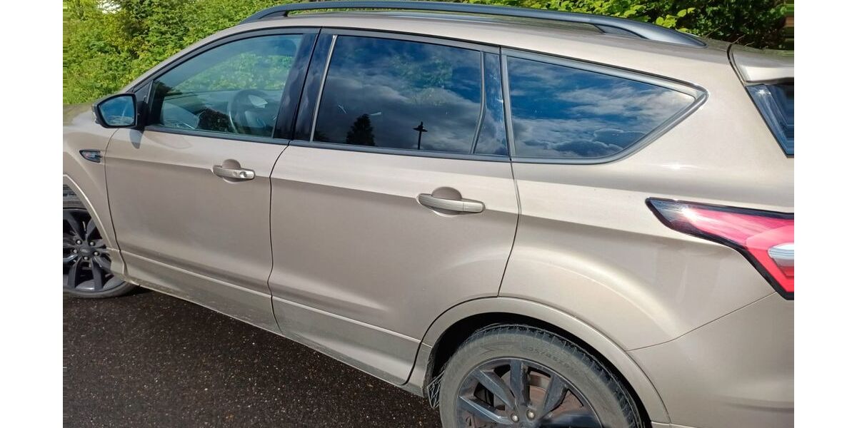 Ford Kuga 94.000 km 12.900 &euro; Brachbach 57555