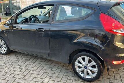 Ford Fiesta 190.000 km 2.750 &euro; Wallenhorst 49134
