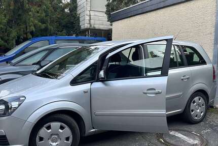 Opel Zafira 181.000 km 2.950 € Offenbach 63069