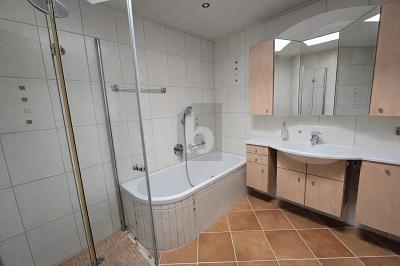EXKLUSIVES WOHNEN IN ERHÖHTER AUSSICHTSLAGE - Einfamilienhaus Leingarten | Angebot:26083222