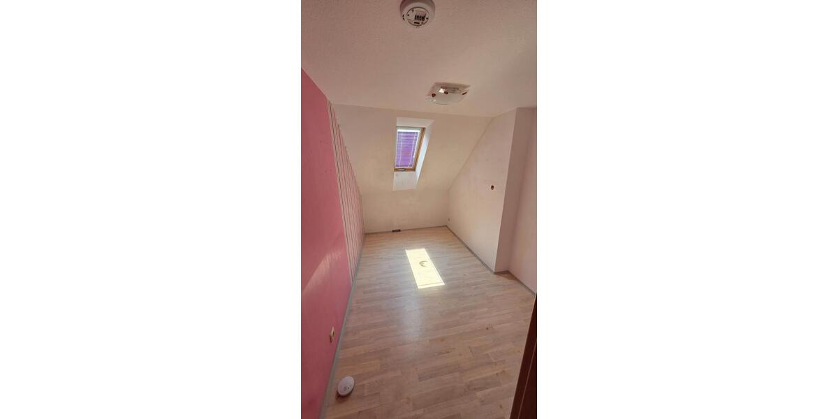 Reihenhaus Crimmitschau - 6 Zimmer, 103 m&sup2;, 80.000&euro; | Angebot:27085582