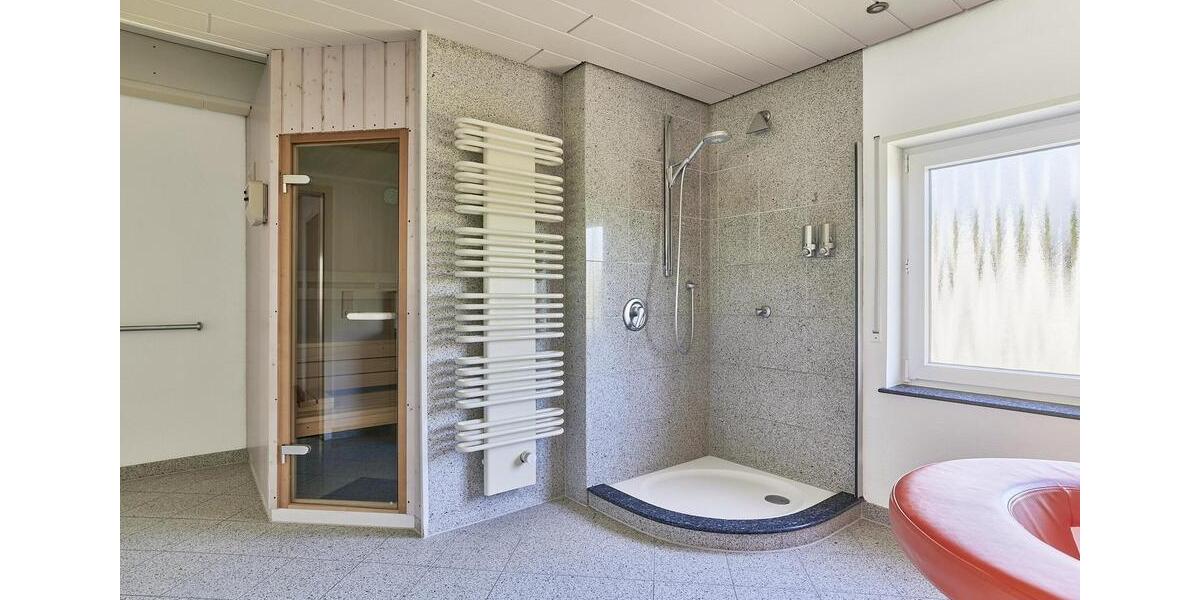 3 Km zur S-Bahn Einfamilienhaus inkl. ELW 9 zimmer