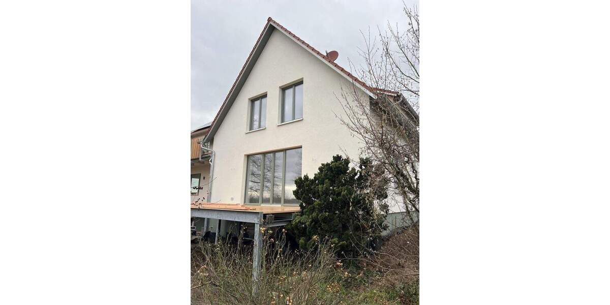 Moderne Doppelhaushälfte mit großem Garten & hochwertiger Ausstattung in ruhiger Lage - Grenzhof 5 zimmer