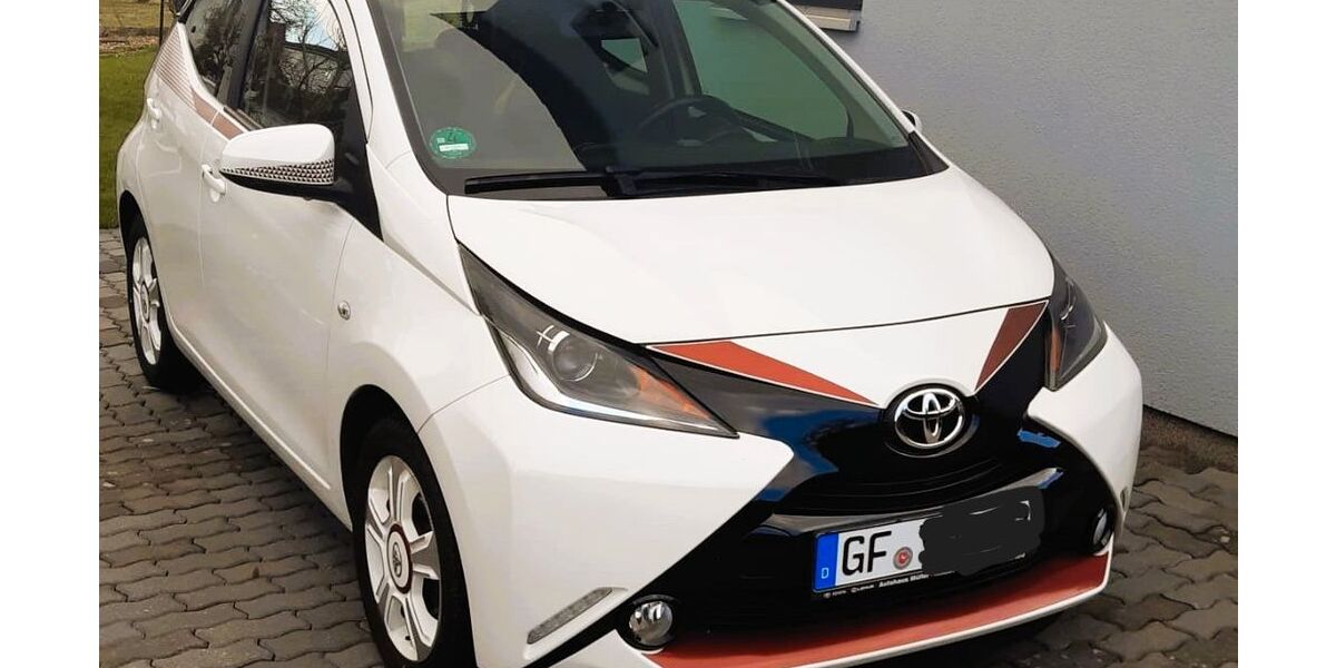 Toyota Aygo (X) 50.000 km 9.500 &euro; Sassenburg 38524