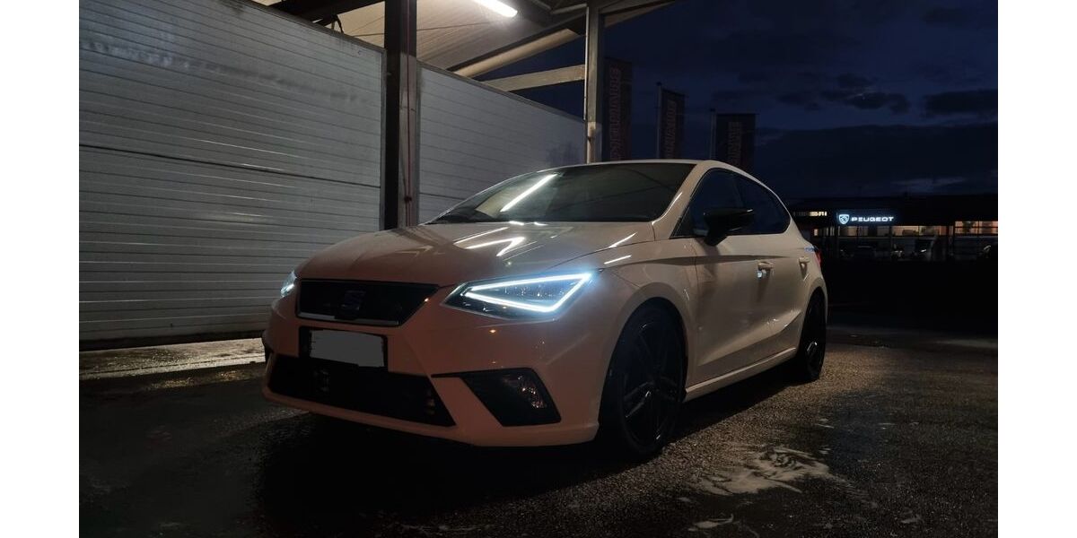 Seat Ibiza 54.000 km 15.900 &euro; Salzweg 94121