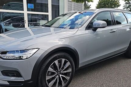 Volvo V90 Cross Country 10.674 km 49.998 € Chemnitz OT Röhrsdorf 09247