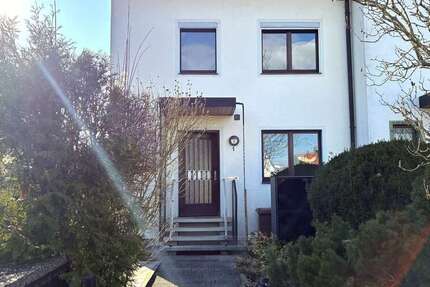 Haus Oberasbach - 5.5 Zimmer, 115 m&sup2;, 1.100&euro; | Angebot:25628133