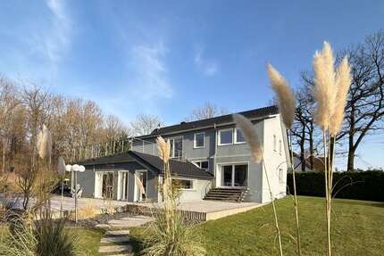 Haus Löhne - 8 Zimmer, 310 m&sup2;, 749.000&euro; | Angebot:27327675