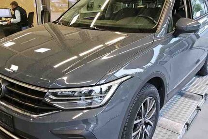VW Tiguan 64.400 km 27.490 &euro; Braunschweig Wenden 38110