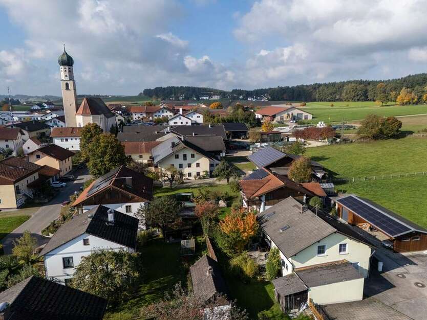 Haus zum Kaufen in Rechtmehring 549.000 € 175 m² 8 zimmer