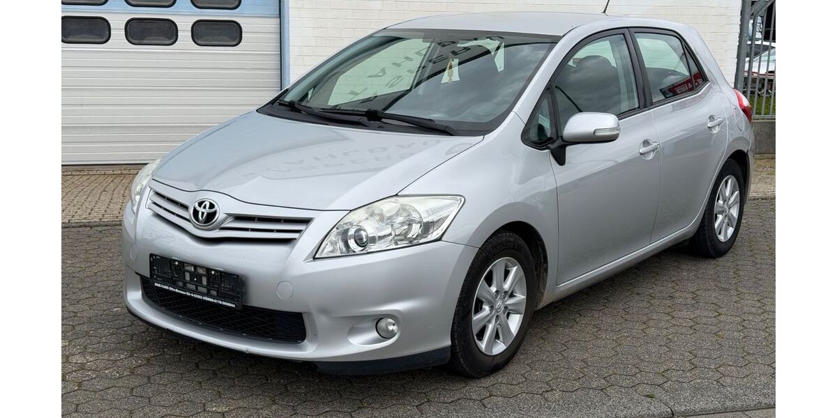 Toyota Auris 209.000 km 3.850 &euro; Düren 52353