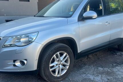 VW Tiguan 246.000 km 4.650 &euro; Oberhausen 46045