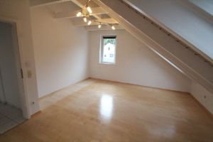 Wohnen mit Blick auf den Drachenfels: 3-Zimmer-Wohnung in attraktiver Lage von Bad Honnef - Dachgeschoßwohnung Bad Honnef - Rhöndorf Rhöndorf | Angebot:27001803
