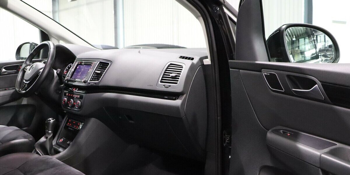 VW Sharan 1.4 TSI BUSINESS HIGHLINE / XENON / TOP 64.000 km 25.777 &euro; Hamm 59077