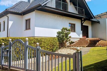 Haus Dingelstädt - 7 Zimmer, 195 m&sup2;, 395.000&euro; | Angebot:26948557