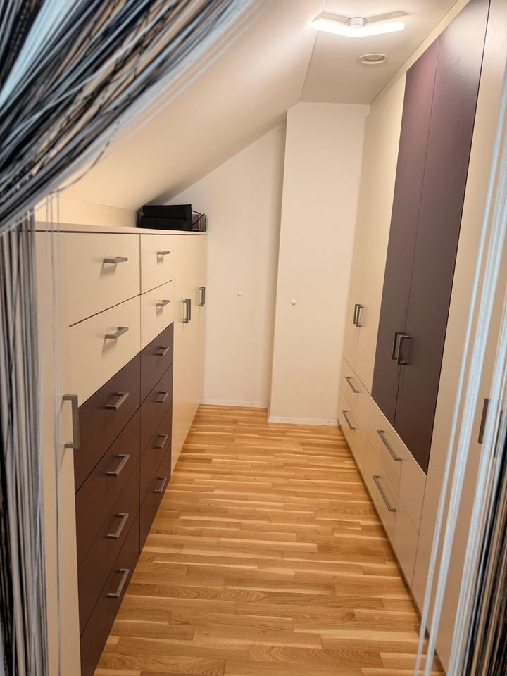 Haus mit 165qm A+ mit WP, Klima, Smarthome 22KW PV, 17KW Speicher zimmer